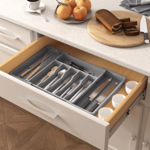 Keep Your Cutlery Organized with Our Expandable Drawer Organizer