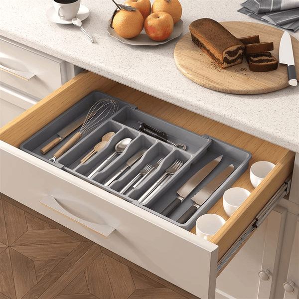 Keep Your Cutlery Organized with Our Expandable Drawer Organizer